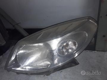 FARO ANTERIORE SINISTRO DACIA Sandero 1Â° Serie 82