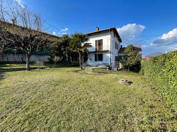 BIFAMILIARE A BESANO