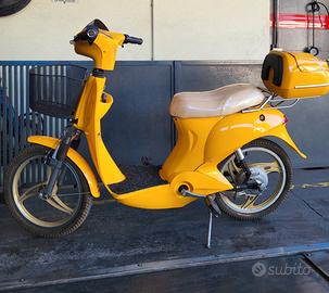 Scooterino elettrico 