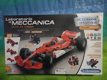 Laboratorio di meccanica auto da corsa