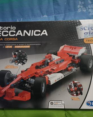 Laboratorio di meccanica auto da corsa