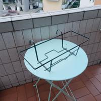 Cinque fioriere in ferro per vasi di 60 cm