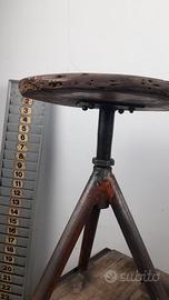 Sgabello industriale vintage