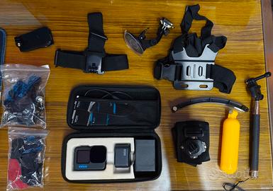 GoPro Hero10 Black con accessori 
