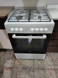 cucina 4 fuochi con forno ventilato 120 euro 