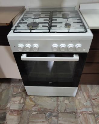 cucina 4 fuochi con forno ventilato 120 euro 