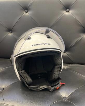 Casco marca DIEFFE