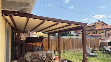Pergola addossata completamente in alluninio