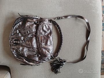 Borsa in pelle pitonata argento guess 