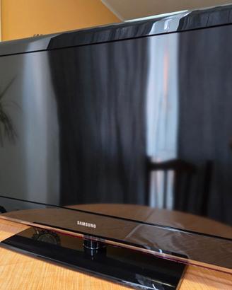TV Samsung 40" Full HD (LE40B530P7W) + Telecomando