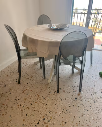 Set sedie grigio trasparente