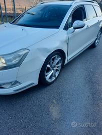 macchina in buone condizioni