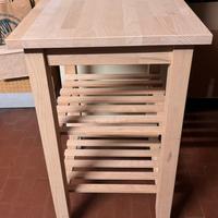 Tavolino IKEA multipiano in legno con rotelle