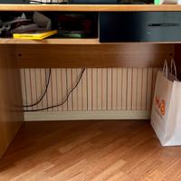 Scrivania in legno