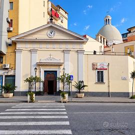 3 LOCALI A NAPOLI