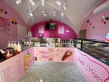 Attrezzatura per yogurteria – usata solo 2 mesi