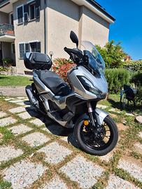 Honda Adv 350