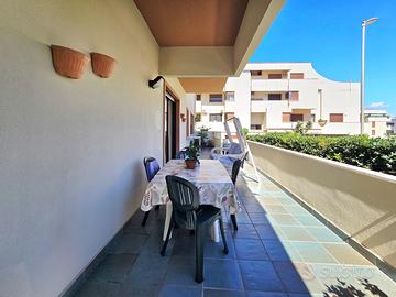 Appartamento con ampio terrazzo e doppio ingresso