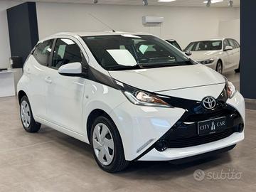 Toyota Aygo 1.0 VVT-i 69 CV 5 porte x-cite