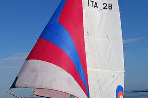 Catamarano sportivo