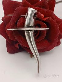 ciondolo uomo argento 925 croce pugnale coltello 