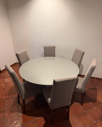 Tavolo rotondo e 6 sedie