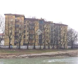3 LOCALI A PARMA