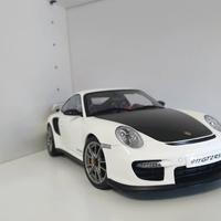 Autoart 77963 Porsche 911 Gt2 Rs