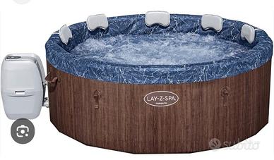 Piscina idromassaggio 