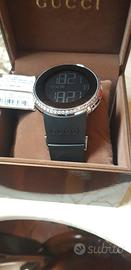 orologio digitale gucci con diamanti 
