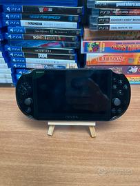 PS Vita 2004 + Caricatore e Gioco🎮