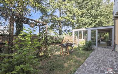 Casa Con ingresso indipendente con Giardino Privat