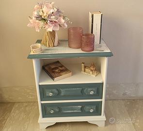 Mobile comodino in legno