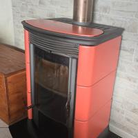 Stufa a legna con ceramiche e Ventilatore aria 
