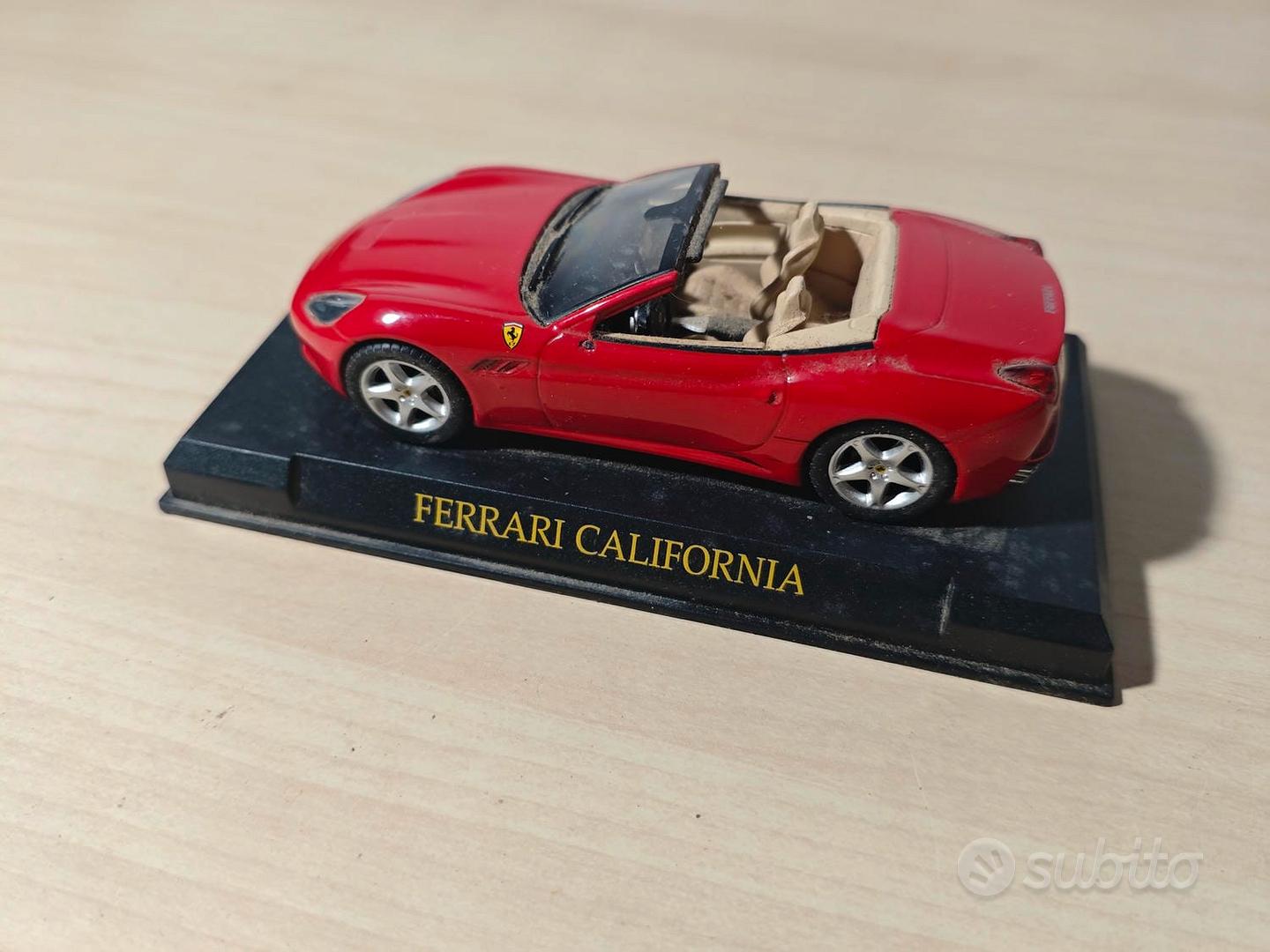 Ferrari California 1:43 rosso con basetta - Collezionismo In vendita a Pisa