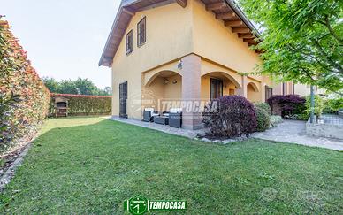 VILLA BIFAMILIARE DEL 2012!!!