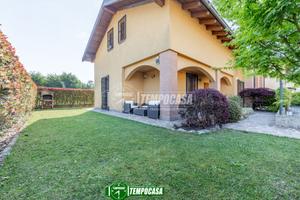 VILLA BIFAMILIARE DEL 2012!!!