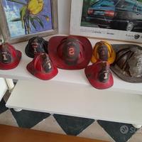 Cappellini Piccoli Da Pompiere In Ferro