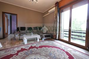 3 LOCALI A URAGO D'OGLIO