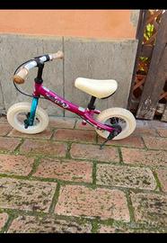 bicicletta senza pedali