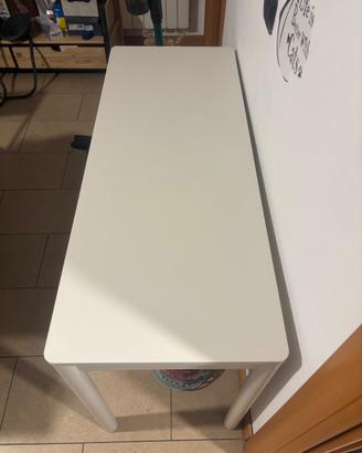 Scrivania bianca Ikea