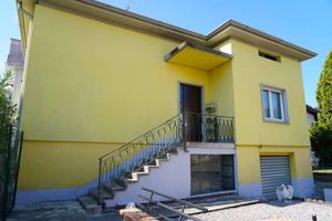 Casa indipendente di 156 m² con 3 locali e box aut