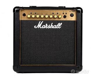 Marshall MG 15 FX  + Pedaliera 