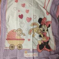 Parure copripiumino e  lenzuolo con angoli colore 