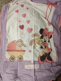 Parure copripiumino e  lenzuolo con angoli colore 