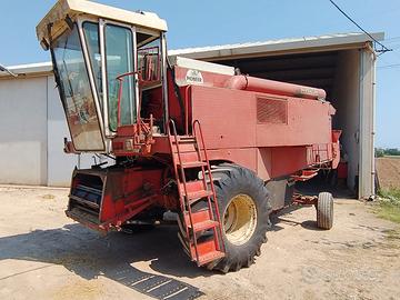 Mietitrebbia Laverda M 132