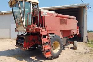 Mietitrebbia Laverda M 132