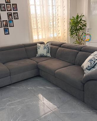 Elegante Divano Angolare Grigio