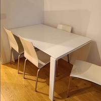 Tavolo di design allungabile con 4 sedie