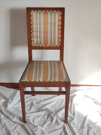 Sedia in legno vintage con borchie